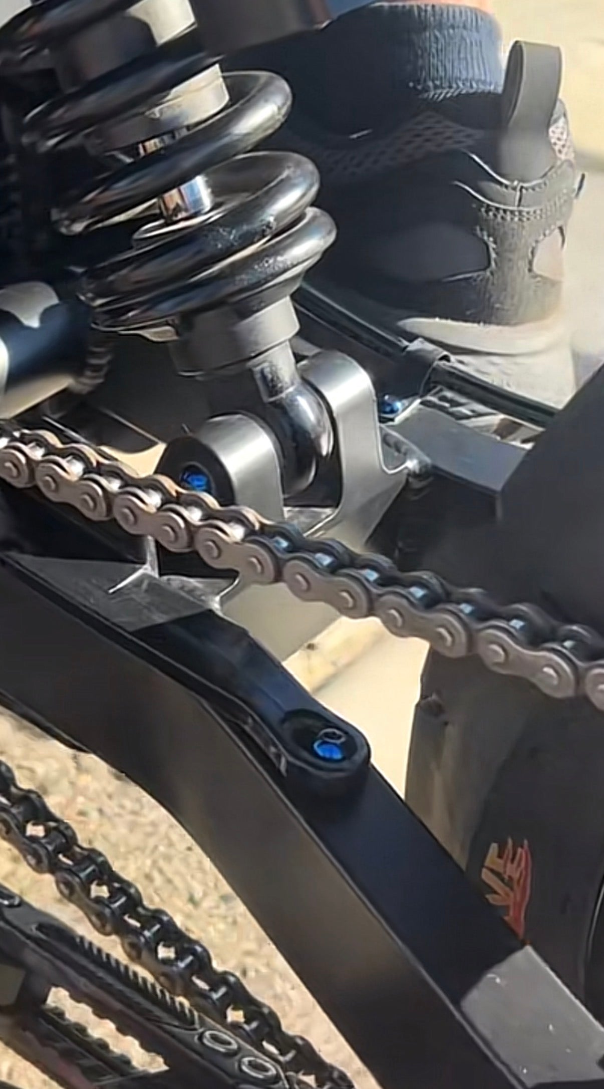 Tuttio Titanium Bolt kit